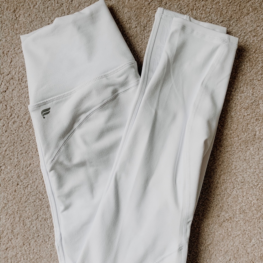 White Fabletics powerhold leggings, size small.